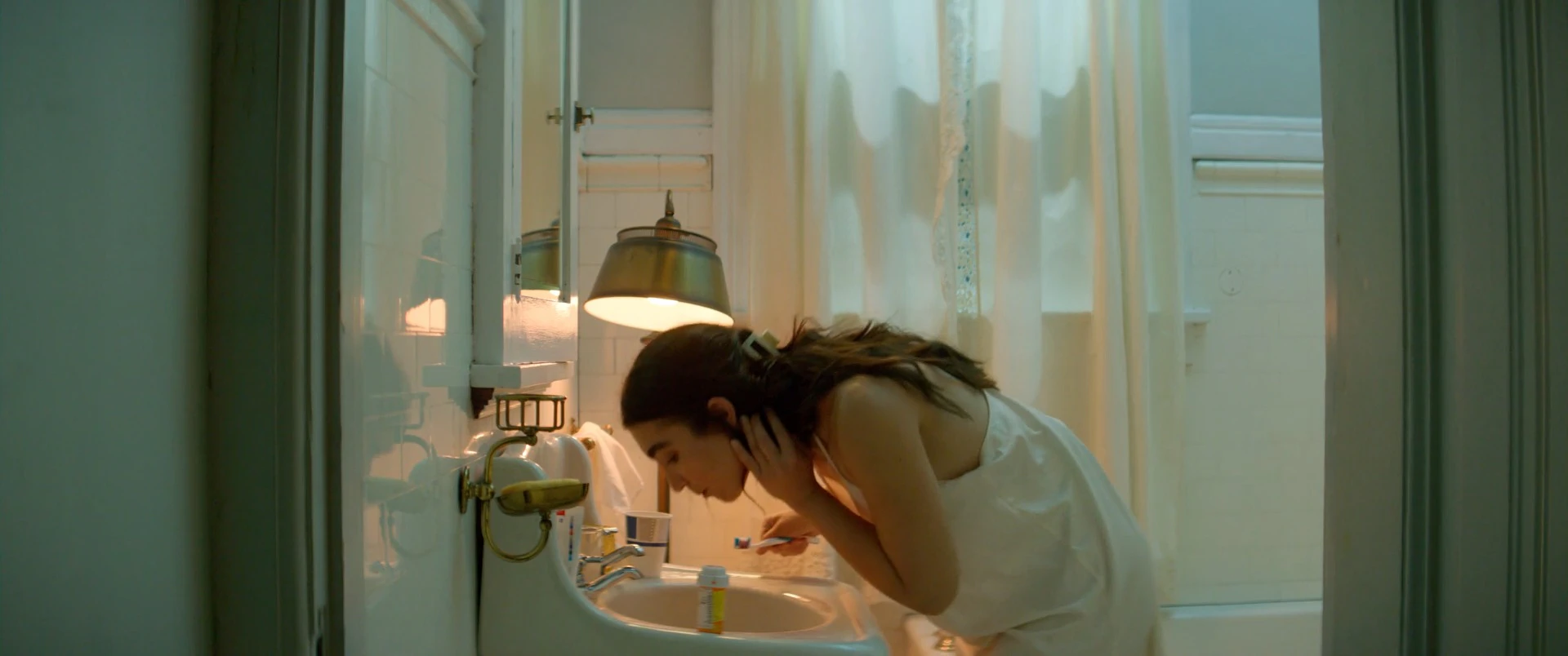 Discover girl-brushing-teeth, a story-driven footage | Artlist