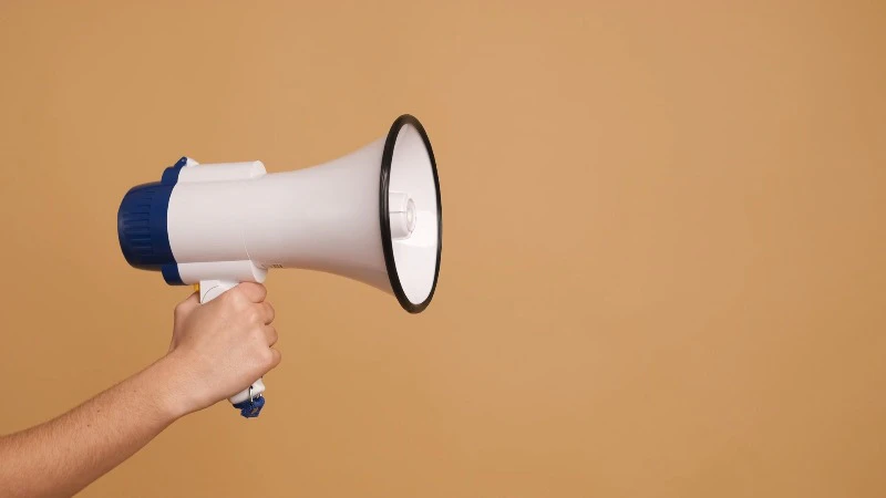 Megaphone, Portrait, Photoshoot, Backdrop by Daniel Megias del Pozo ...