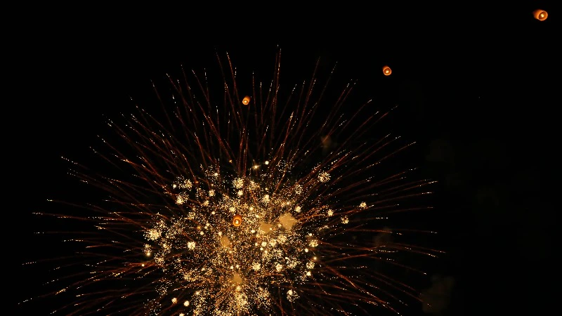 Floating Lanterns, Fireworks, Thailand, Yi Peng by Alejandro Campollo ...