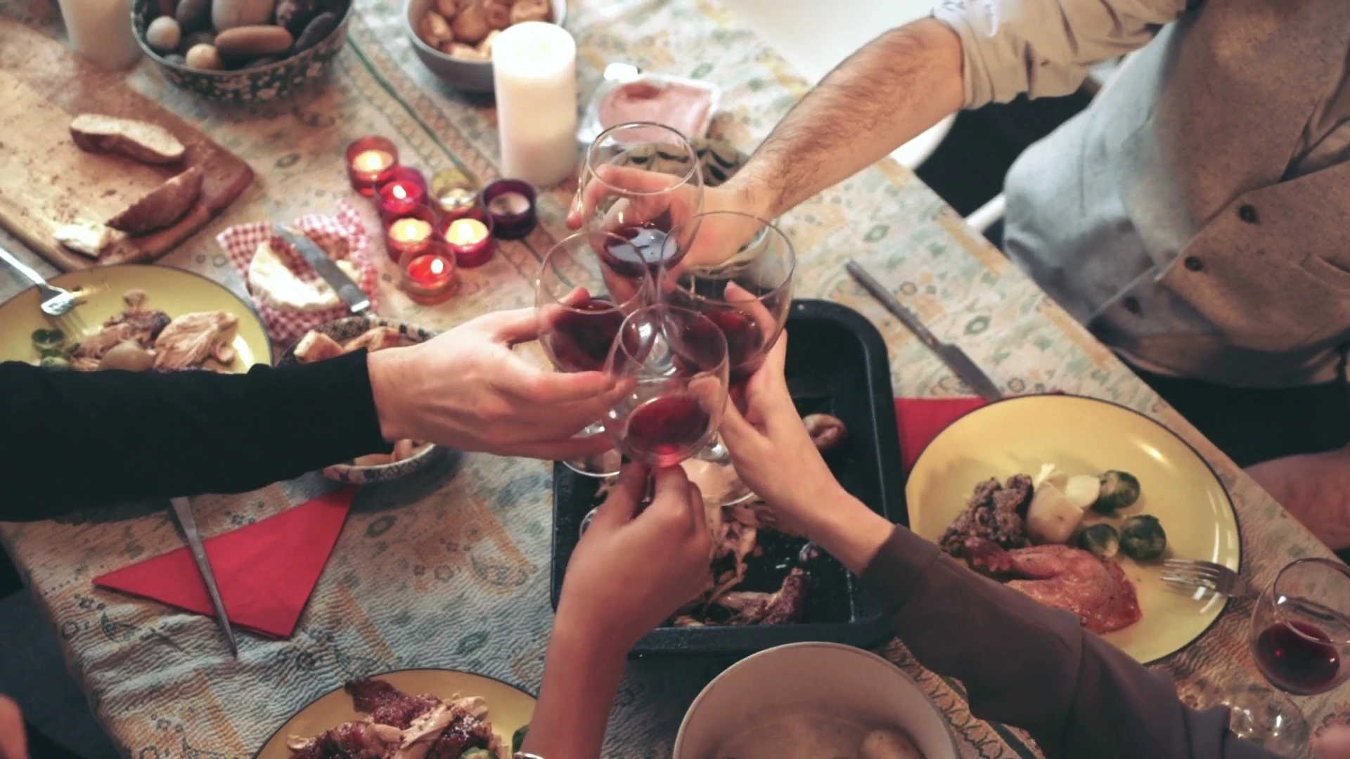 Discover thanksgiving-party, a story-driven footage | Artlist
